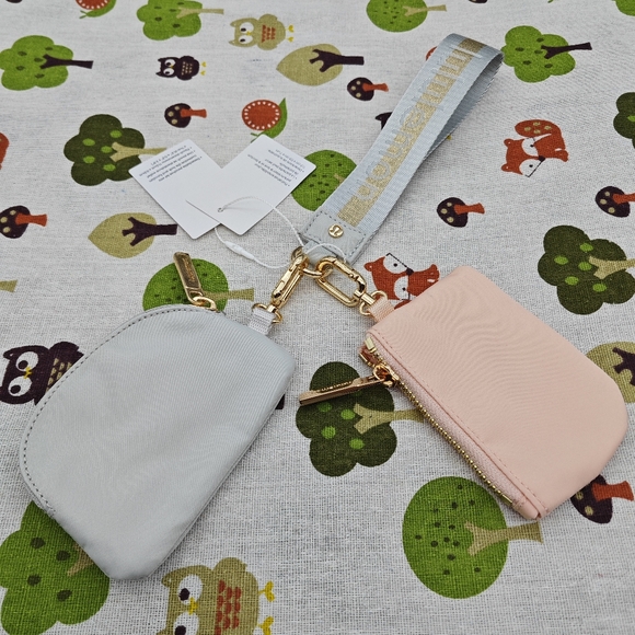 Lululemon Gray and Pink Wristlet - Picture 3 of 3